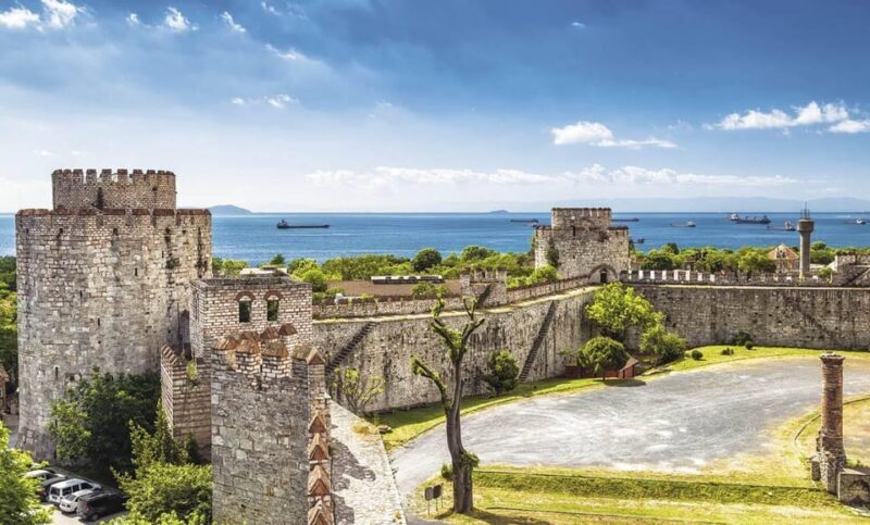 Istanbul Revealed: Historic Pathways and Bosphorus Serenity - Key Points