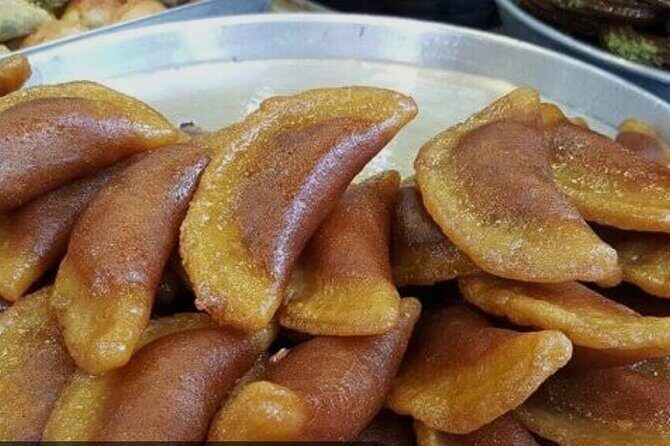 Istanbul street food tour with local guide - The Sum Up