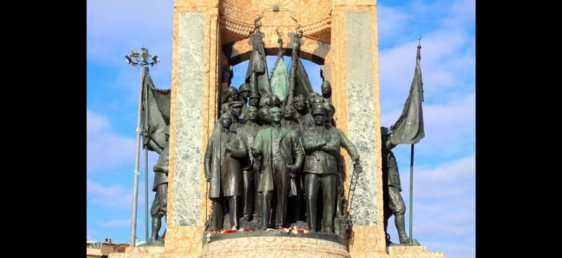 Istanbul: Taksim Square Tour with Tarot Reading - What Travelers Say and Why It Matters