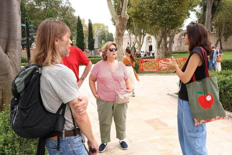 Istanbul: Topkapi Palace and Harem Museum Tour with Ticket - Key Points