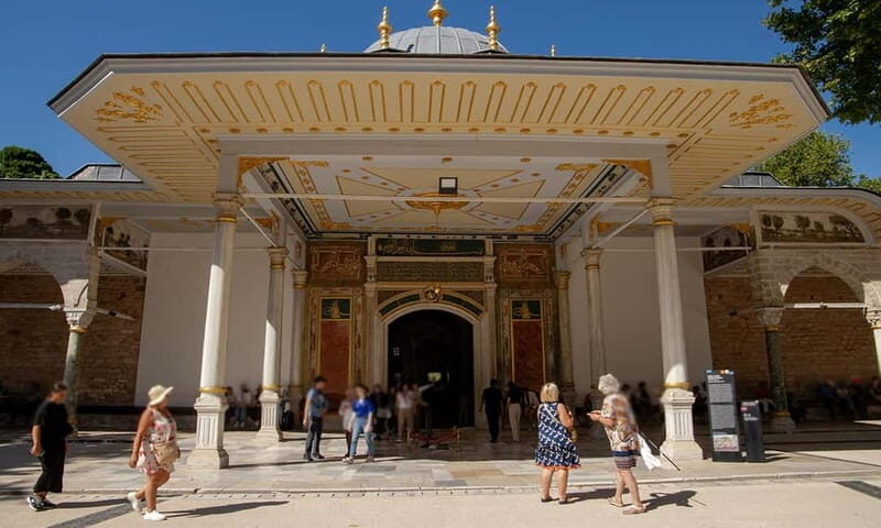 Istanbul: Topkapi Palace & Hagia Sophia Tickets with Audio - A Deep Dive into the Experience