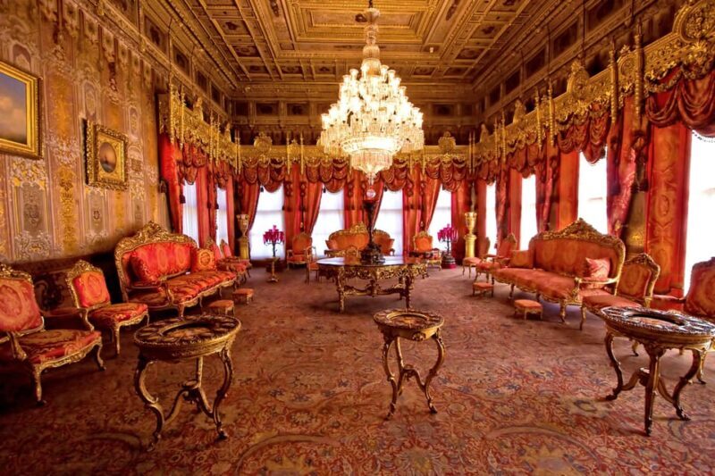 Istanbul:Dolmabahce Palace Skip-the-Line Entry & Audio Guide - Practical Details: What to Expect