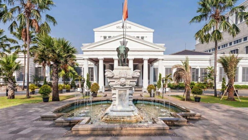 Istiqlal Mosque, National Monument, Kota Tua, and China Town - Key Points