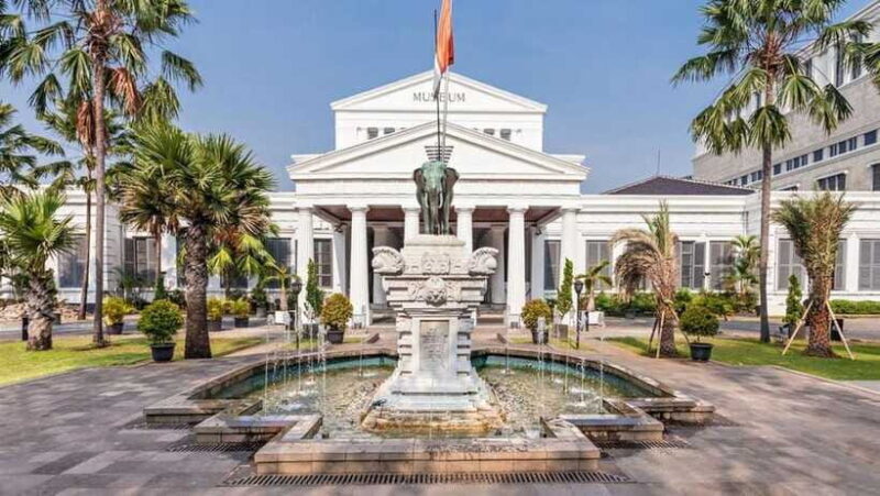 Istiqlal Mosque, National Monument, Kota Tua, and China Town - FAQ