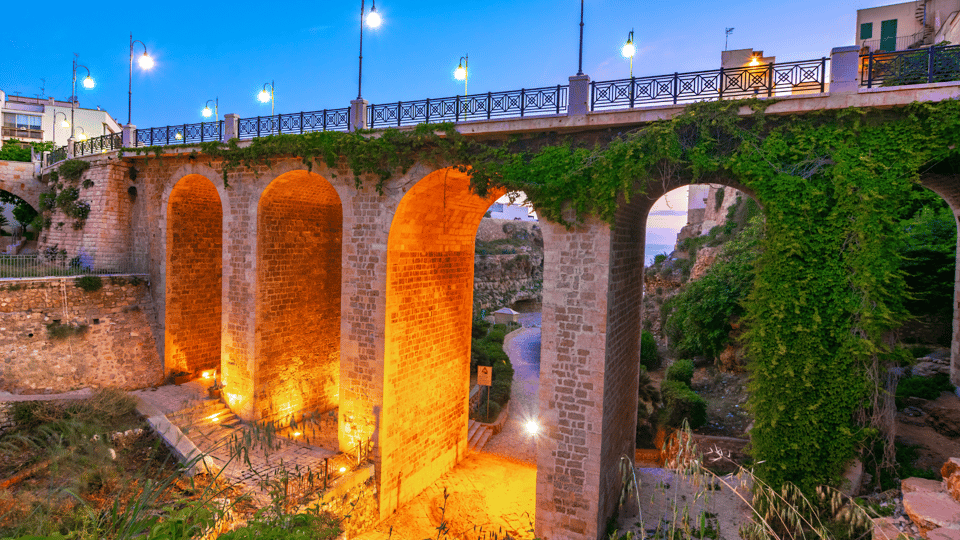 Itria Valley: Polignano, Ostuni and Locorotondo, From Bari - Getting to the Starting Points