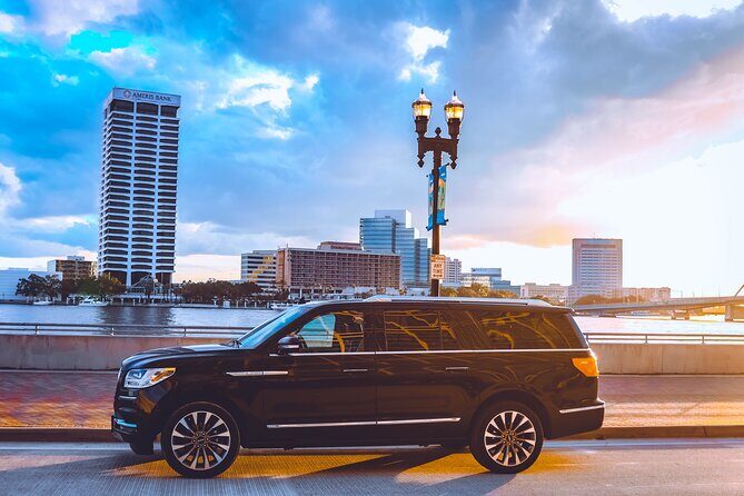 Jacksonville Airport Private Lux Car Transfer to Downtown Hotels - An In-Depth Look at the Experience