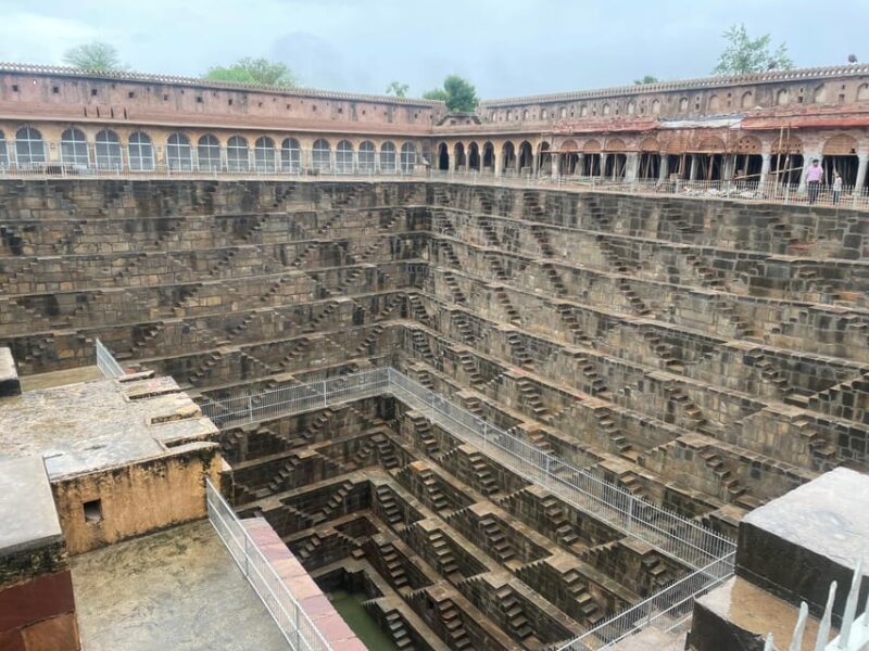 Jaipur: Deepest Step Well in India & Haunted Fort Day Trip - Itinerary Overview