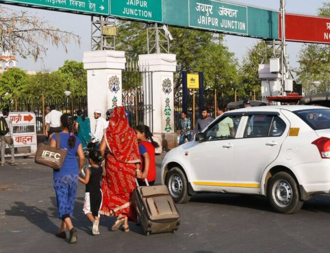 Jaipur: Guided Heritage Walking Tour Explore Local Market - Culinary Delights