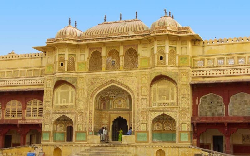Jaipur Guided Tour 2 Days Overnight From : Delhi - Transportation and Accommodation