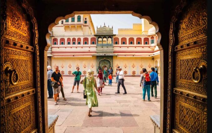 Jaipur Guided Tour 2 Days Overnight From : Delhi - Pickup and Drop-off Details
