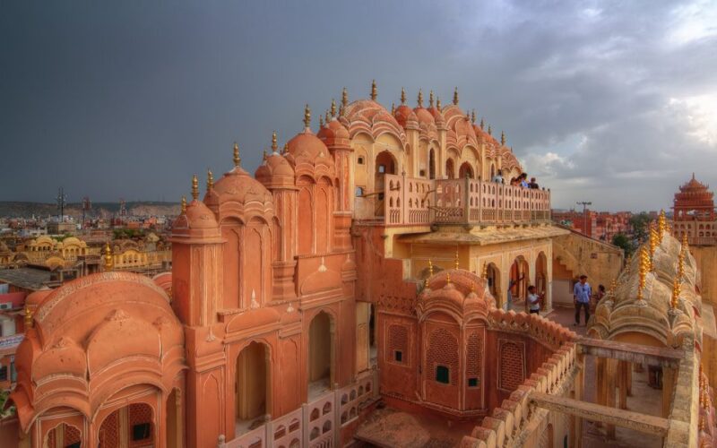 Jaipur Local Sightseeing With Expert Tourist Guide & Lunch - Key Points