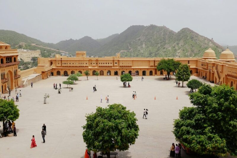 Jaipur: Private Amber Fort, Jal Mahal and Stepwell Tour - Transportation and Accessibility