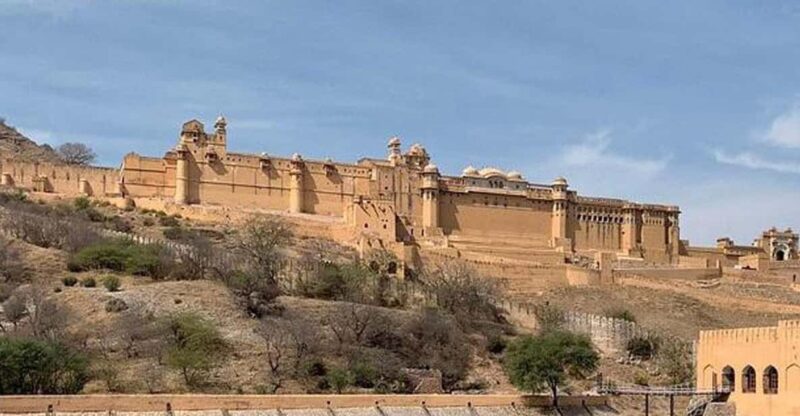 Jaipur: Private Luxury 2-Days City Tour With Guide by Car - Detailed Itinerary