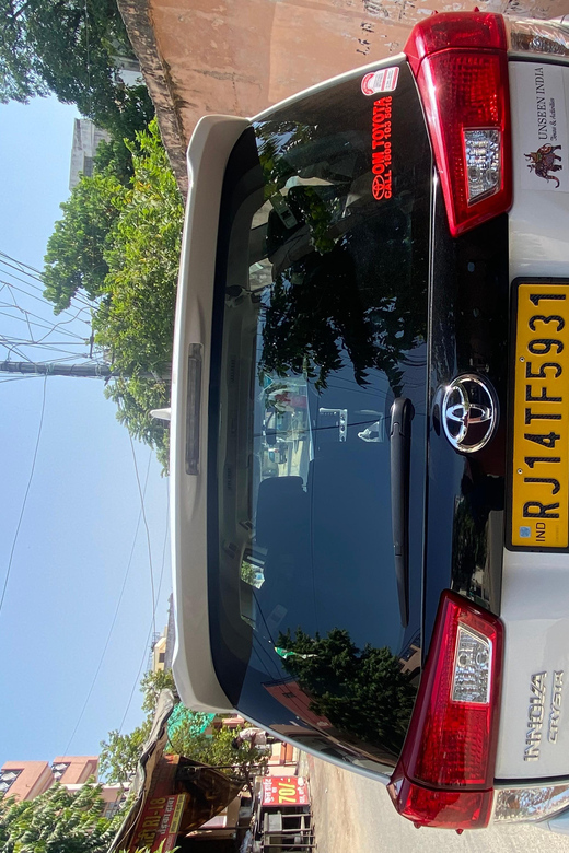 Jaipur To Delhi One Way Private Transfer - Vehicle and Driver Details