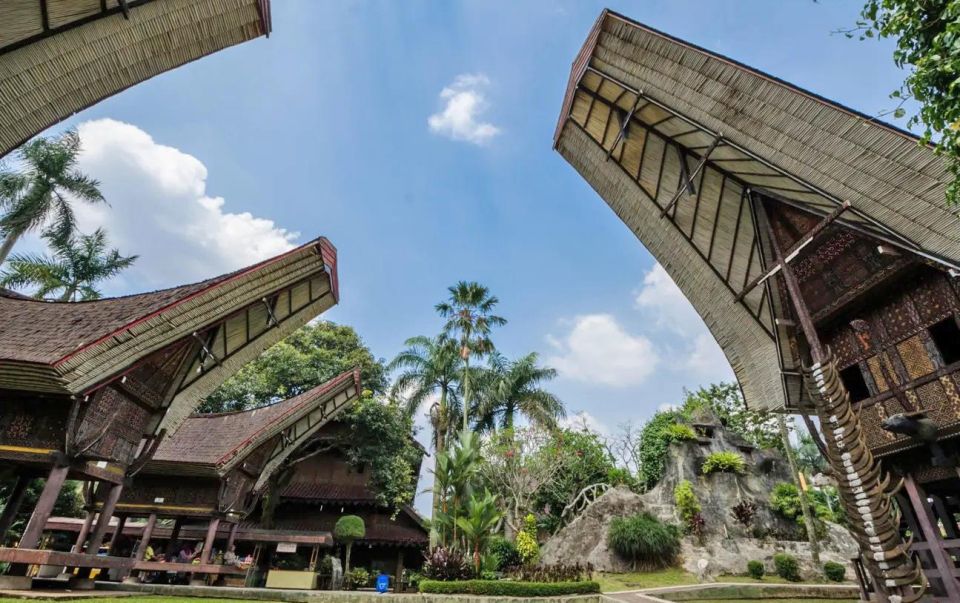 Jakarta : Beautiful Miniature Glorious Park of Indonesia - Additional Details