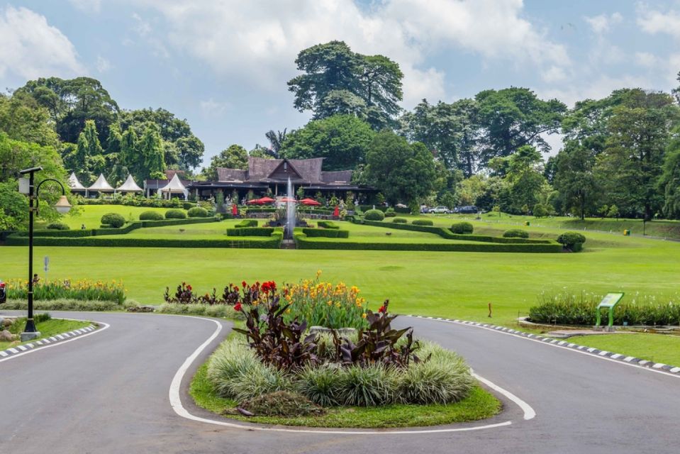 Jakarta: Bogor Botanical Gardens, With All Artists - Diverse Flora and Fauna