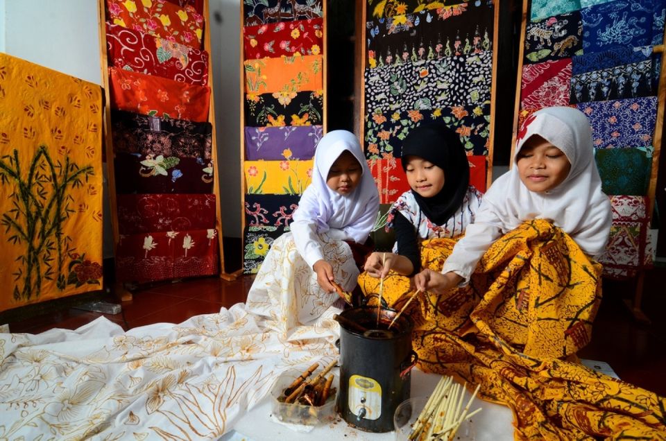 Jakarta: Bogor Botanical Gardens, With All Artists - Tour Inclusions and Exclusions