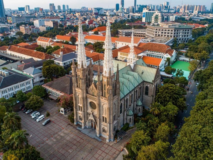 Jakarta: Cultural and Historical Guided City Tour - Bustling Markets and Local Cuisine