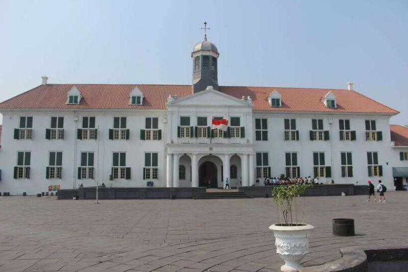 JAKARTA : MAKE YOUR CUSTOMIZED DAY TOURS WITH CAR DRIVER - Why Choose This Experience?