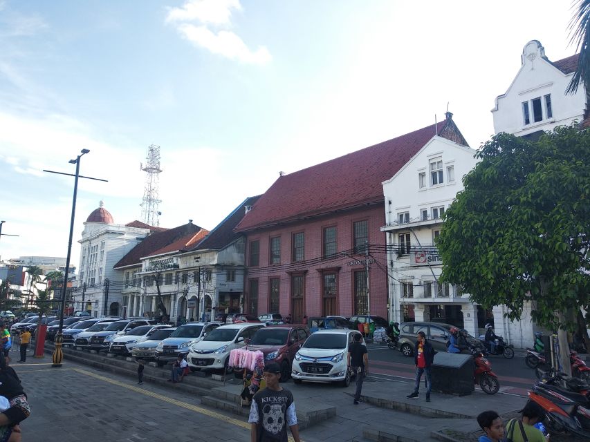 Jakarta Night Life Tour With Highlight and Food Tour - Key Points