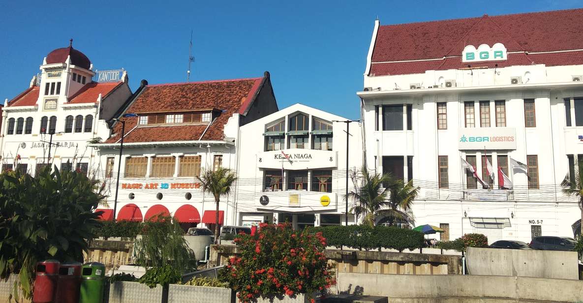 Jakarta Night Life Tour With Highlight and Food Tour - Itinerary Highlights