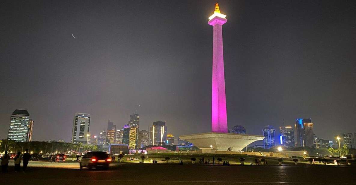 Jakarta Night Tour: Guided Sightseeing & Street Food Tour - Key Points