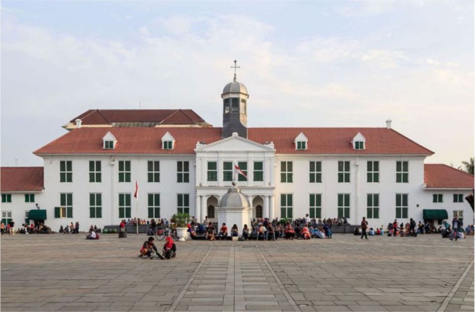 Jakarta Port: Private Guided City Highlights Shore Excursion - Itinerary Details