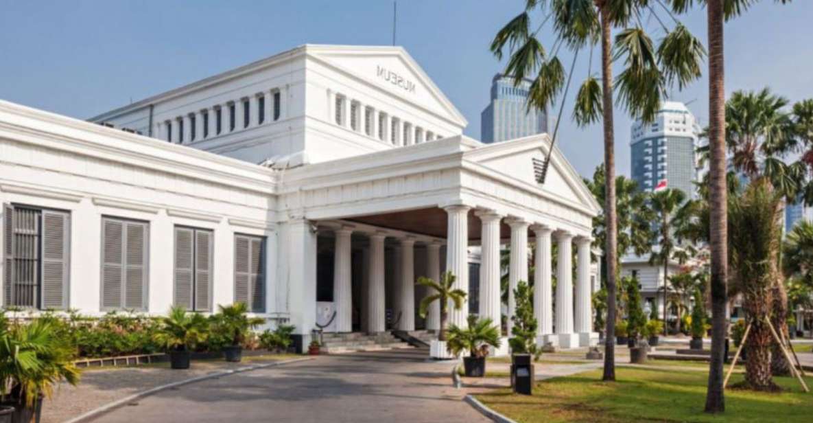 Jakarta Port: Private Guided City Highlights Shore Excursion - Historic District Exploration