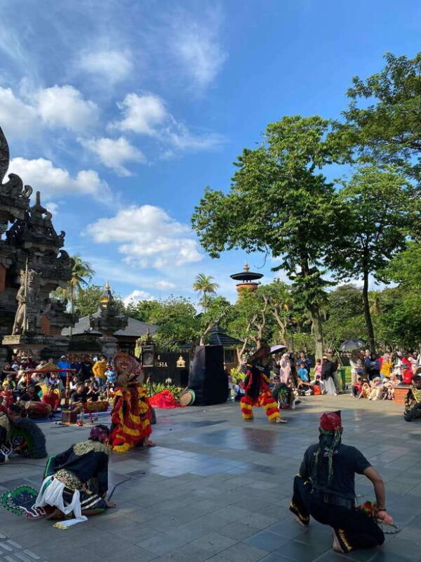 Jakarta: Setu Babakan and Taman Mini Indonesia Indah Tour - Practical Details and What to Expect