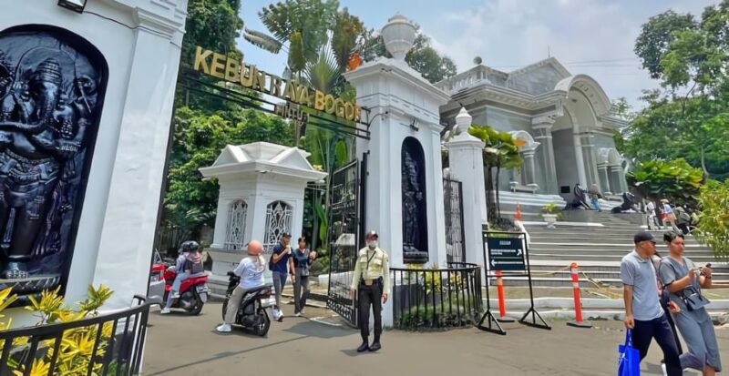 Jakarta Tour : Natural Views, Waterfall and Botanical Garden - Botanical Garden