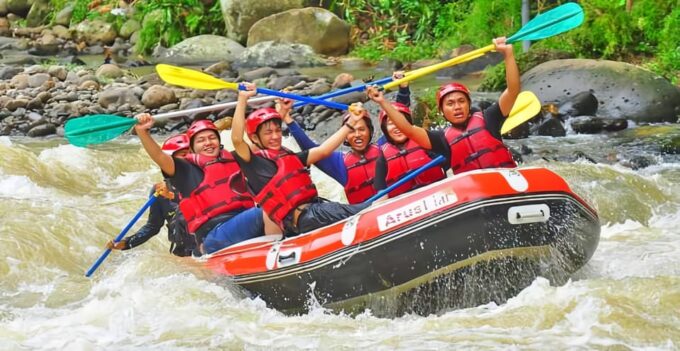 Jakarta Tour: Rafting Crusher & Paintball Games - Rafting Experience