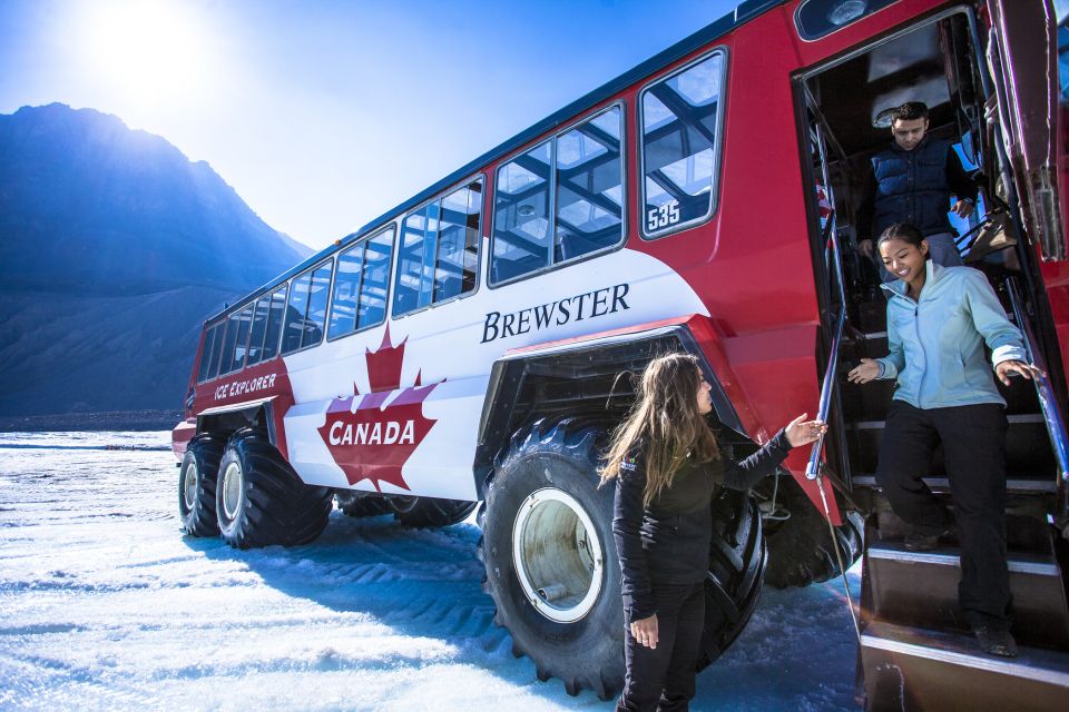 Jasper: Columbia Icefield Skywalk and Ice Explorer Ticket - Arriving at the Discovery Center