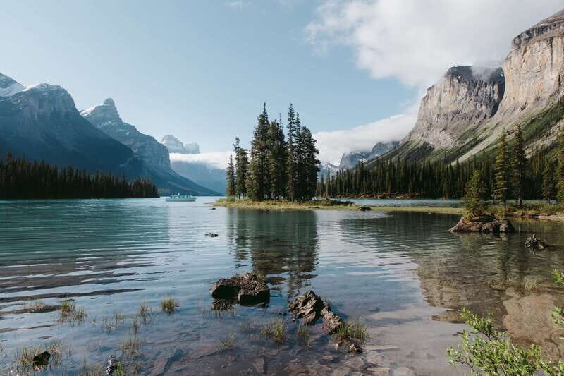 Jasper National Park: Maligne Lake Cruise With Guide - A Closer Look at the Itinerary