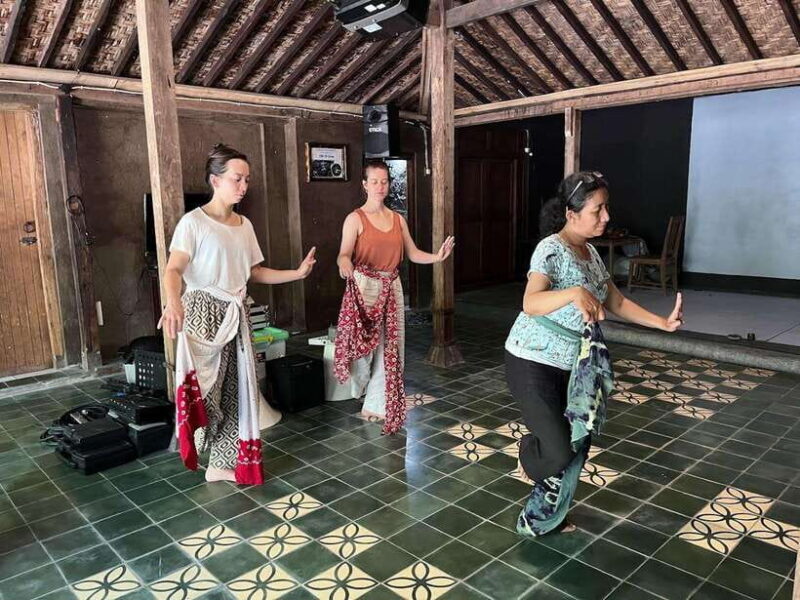 Javanese Dance Workshop with Kraton Palace Dancer - Key Points