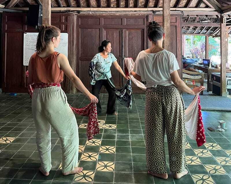 Javanese Dance Workshop with Kraton Palace Dancer - Who Will Love This Experience