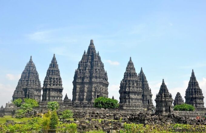 Javas Highlight Guided Tour From Jakarta or Bali - Capital Exploration