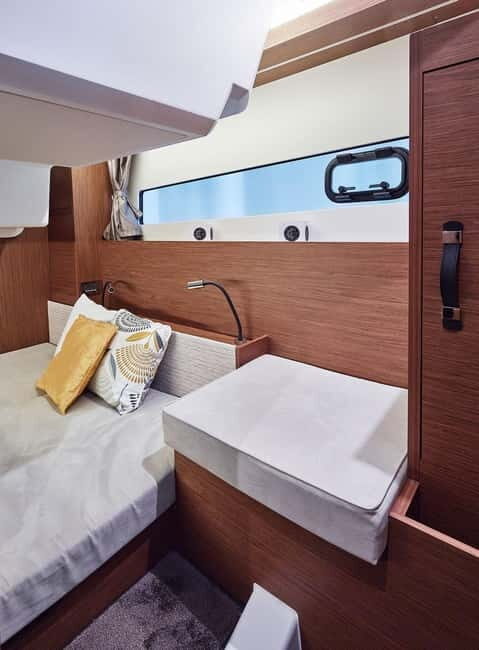 Jeanneau NC33- 4 hour Luxury Yacht Charter Blue Lagoon - FAQ