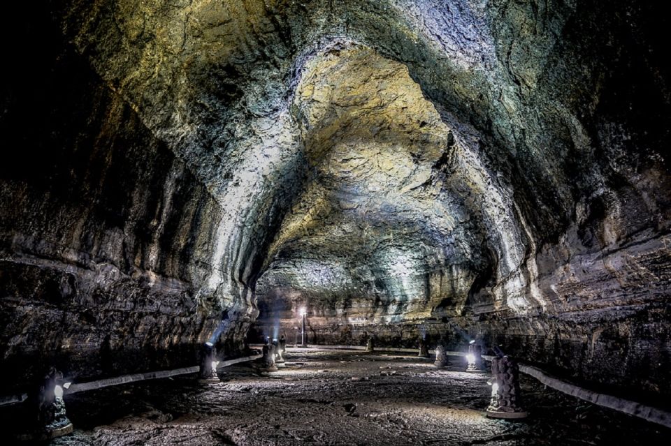 Jeju: Eastern Jeju Highlights Day Tour - Jeju Folklore and Natural History Museum