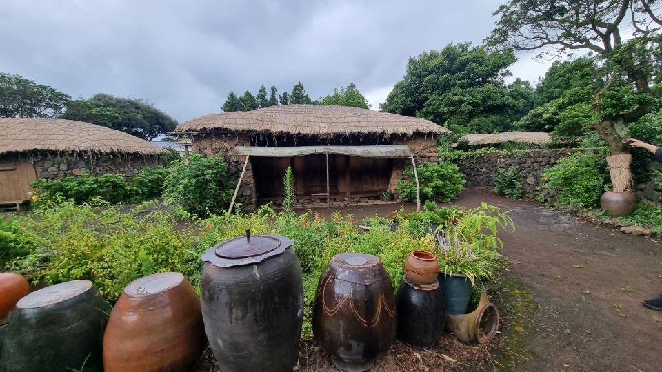 Jeju: Eastern Jeju Highlights Day Tour - Seongeup Folk Village