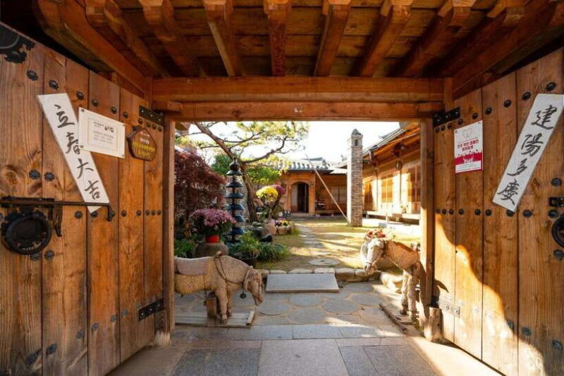 Jeonju Hanok Village and Arboretum + Flower Festival - Introduction