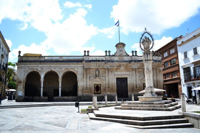 Jerez De La Frontera: 1.5-Hour Walking Tour With a Guide - Sherry Wines and the City