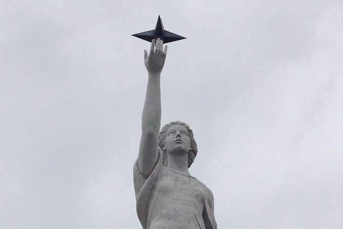 Jewish History Tour of New Orleans - Woldenberg Riverfront Park and the Holocaust Memorial