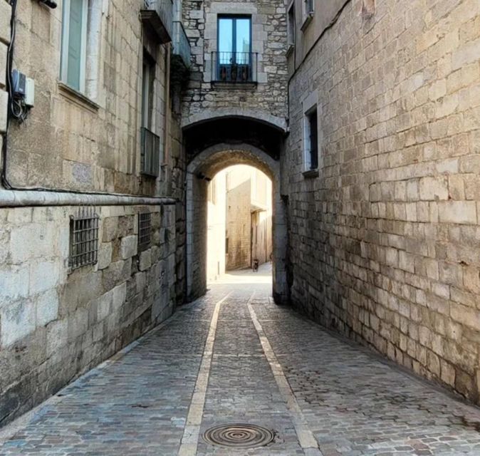 Jewish Quarter Barcelona: The Complete Gothic Tour - Insights Into Jewish Life and Traditions