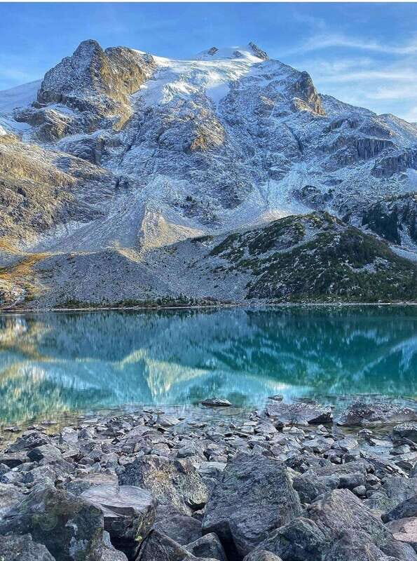 Joffre Lakes/ Hiking Day Trip - The Scenic Drive: From Vancouver to Mountain Wonderland