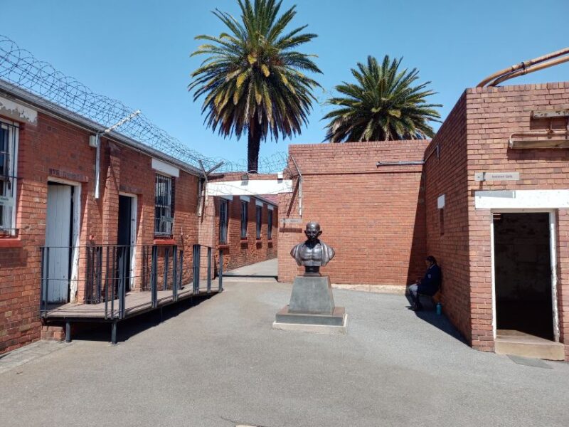 Johannesburg: Private Guided City Tour With Apartheid Museum - Good To Know