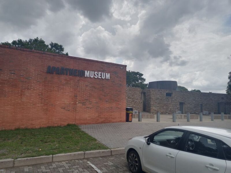 Johannesburg: Private Guided City Tour With Apartheid Museum - Experience and Guides