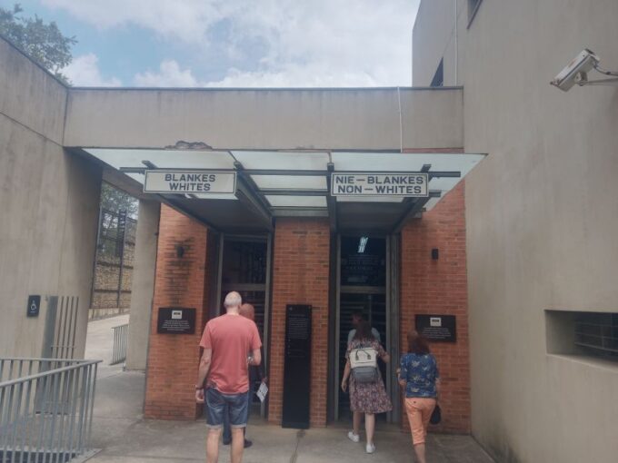 Johannesburg: Private Guided City Tour With Apartheid Museum - Discovering Johannesburgs History