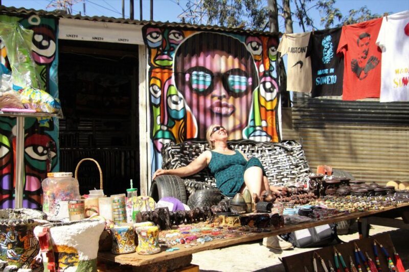 Johannesburg: Soweto Night Tour - Taking in Local Culture