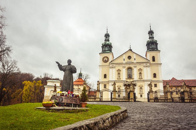 John Paul II Route Guided Tour With Private Transport - Transportation Details