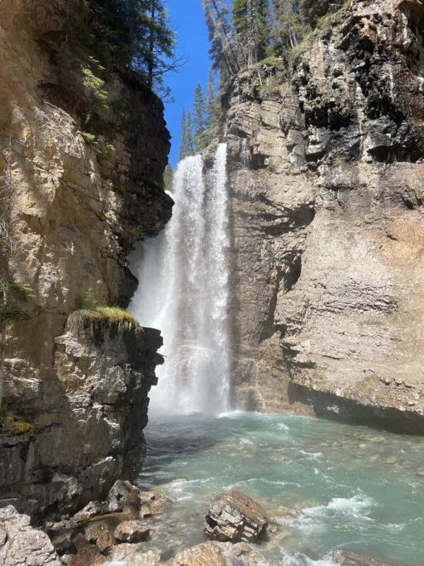 Johnston Canyon: Banff National Park - An In-Depth Look at Johnston Canyon